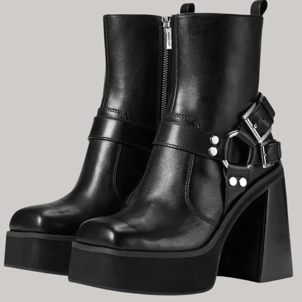 EUC Michael Kors Crosby Leather Moto Booties - Picture 1 of 8